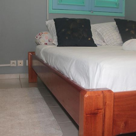Lambano Studio Grand-Bourg  Экстерьер фото